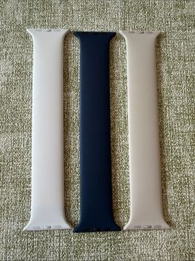 Authentic Apple Watch silicone solo loops size 7.